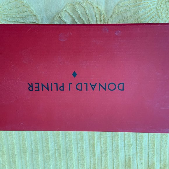 Womens Donald Pliner Bronze Metallic Flats Size 8.5 - Picture 12 of 15